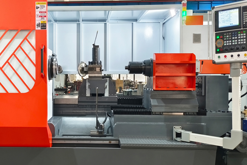 Automatic CNC Metal Spinning Machine For Manufacturing Funnels Lampshades And Conical Containers (4).jpg